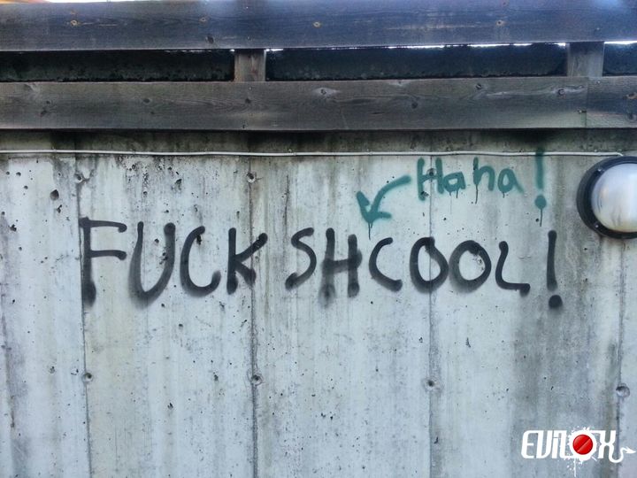 FUCK SHCOOL !